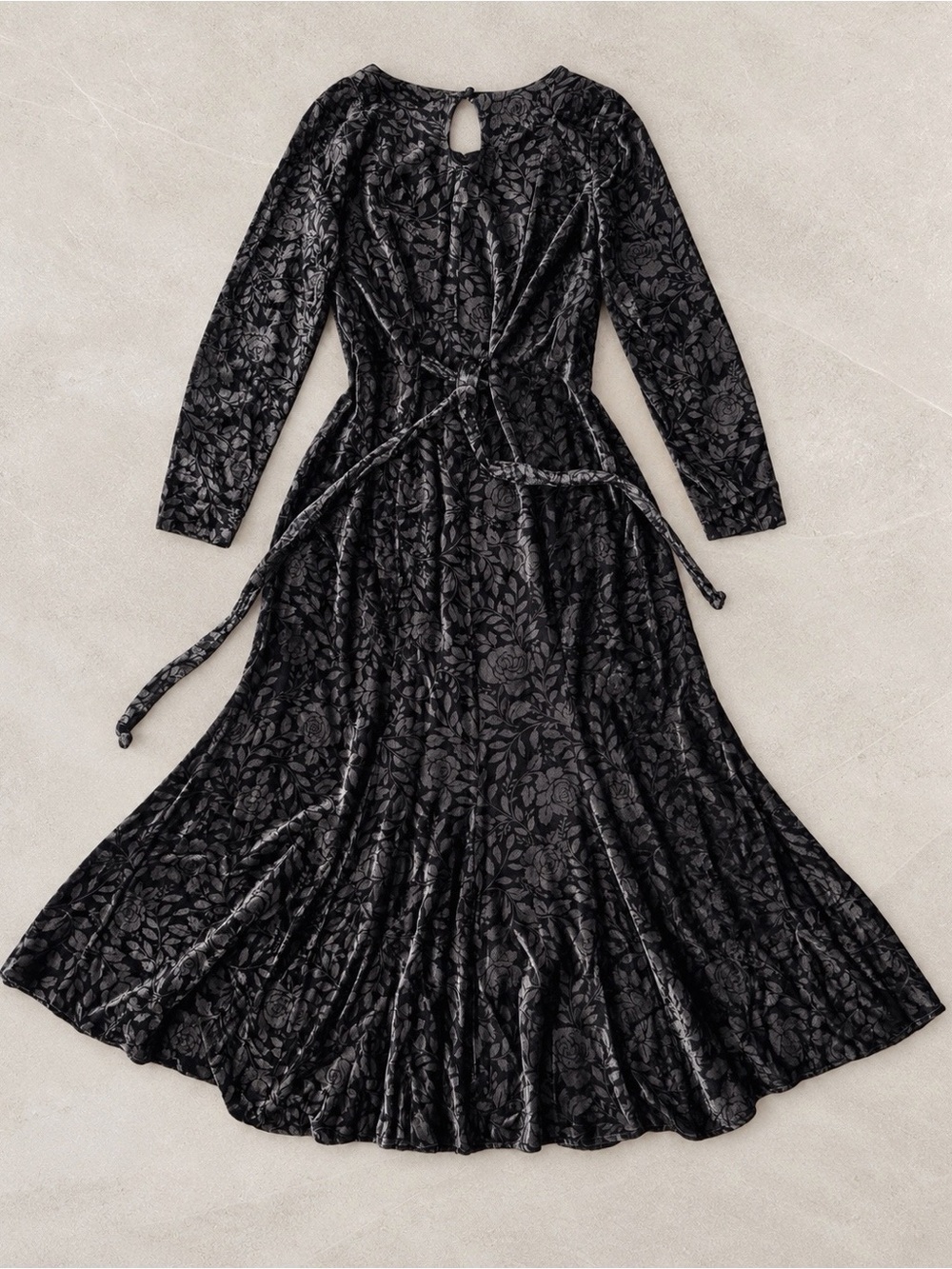 VTG Woman Black Velvet Rose Tie Back Flare Maxi Dress MEDIUM Whimsigoth Witchy